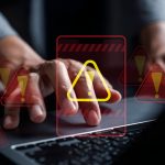 サプライチェーンリスクとは？種類と特徴、主な原因とセキュリティ対策の基本を解説